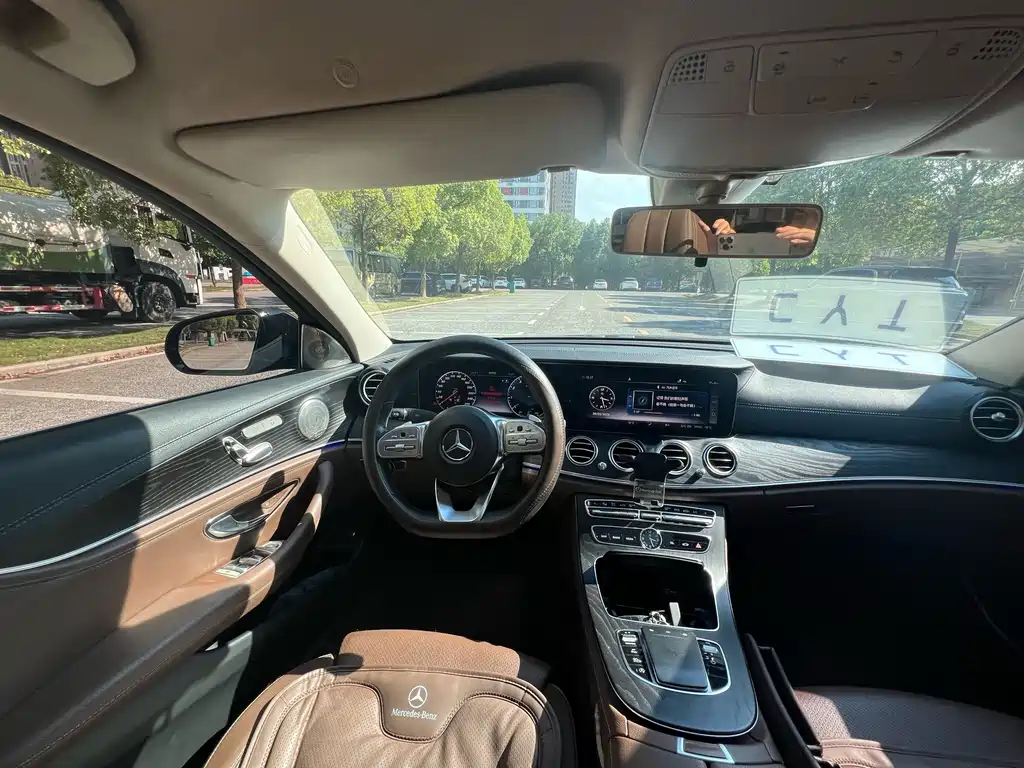 Mercedes-Benz E-Class — миниатюра 5