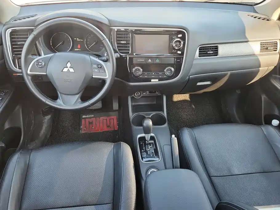 Mitsubishi Outlander (Import) — миниатюра 12