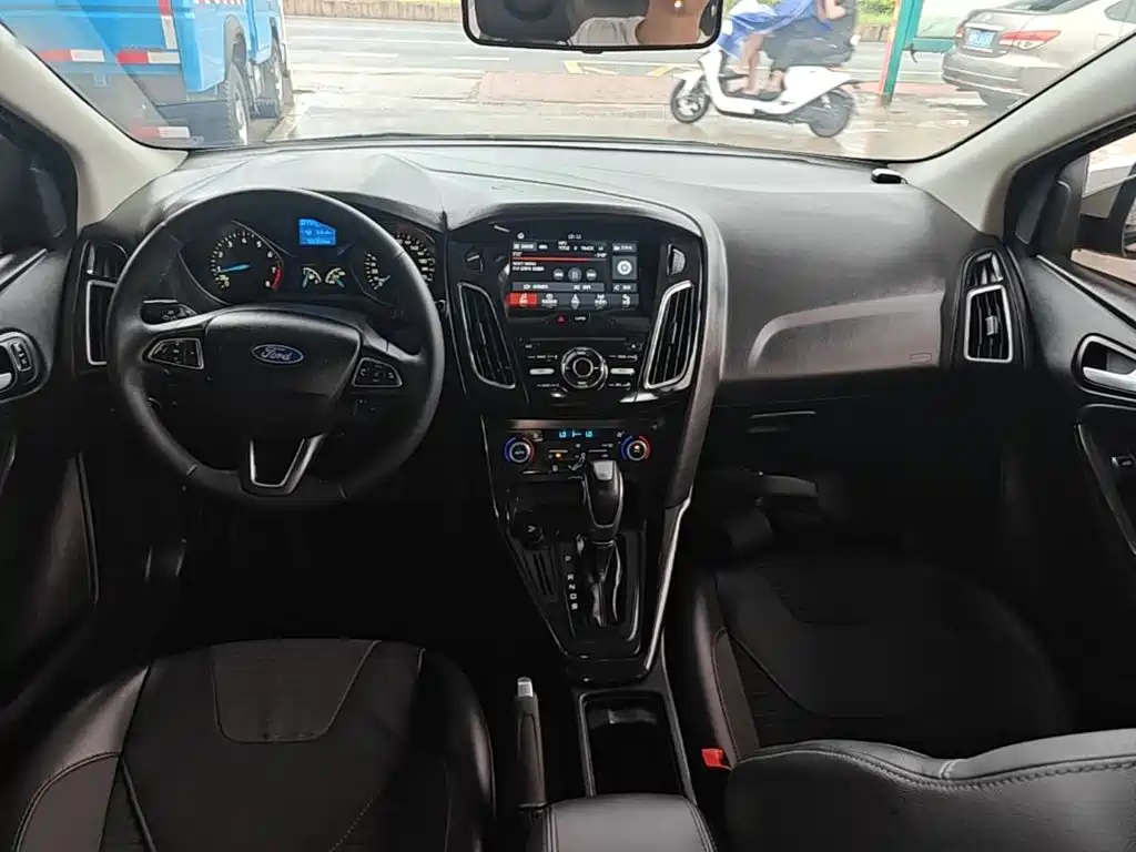 Ford Focus — миниатюра 10