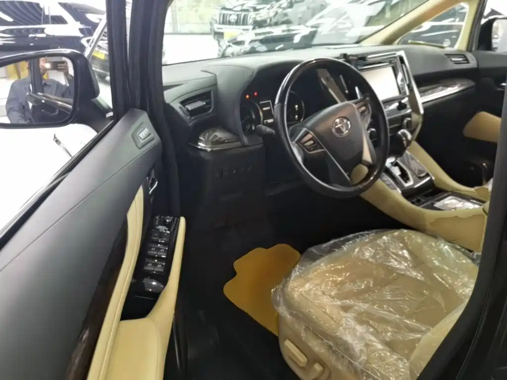 Toyota Vellfire — миниатюра 16