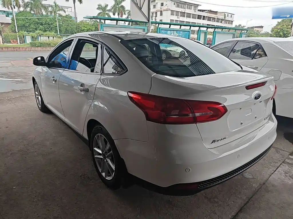Ford Focus — миниатюра 5