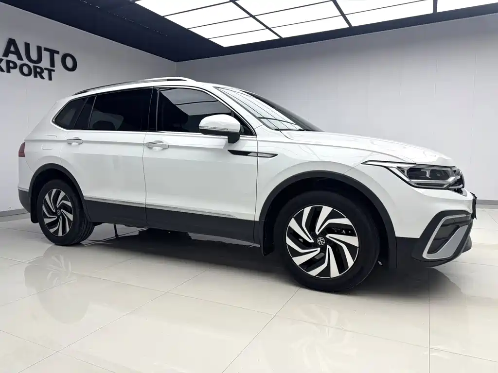 Volkswagen Tiguan L — миниатюра 3