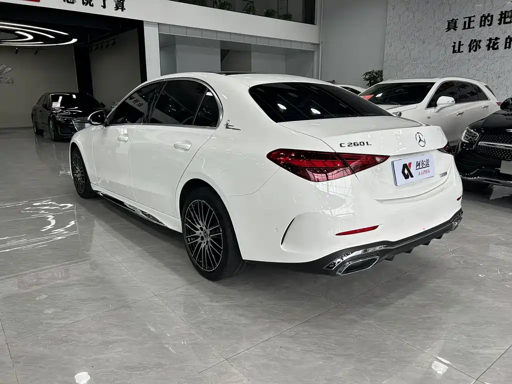 Mercedes-Benz C-Class — миниатюра 6