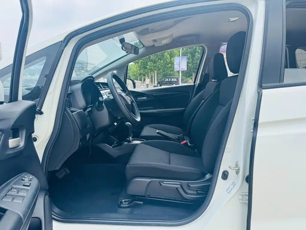 Honda Fit — миниатюра 5