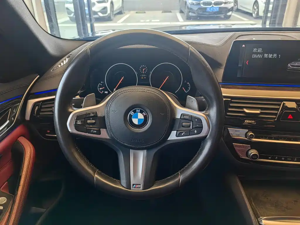 BMW 5 Series — миниатюра 9