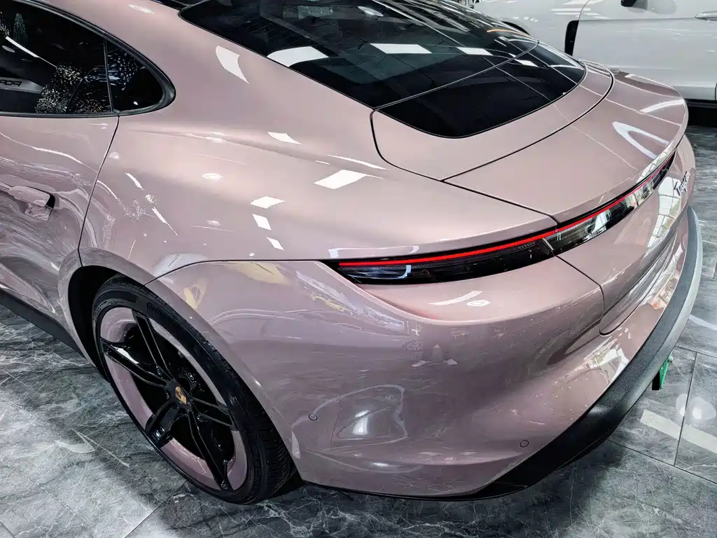 Porsche Taycan — миниатюра 9