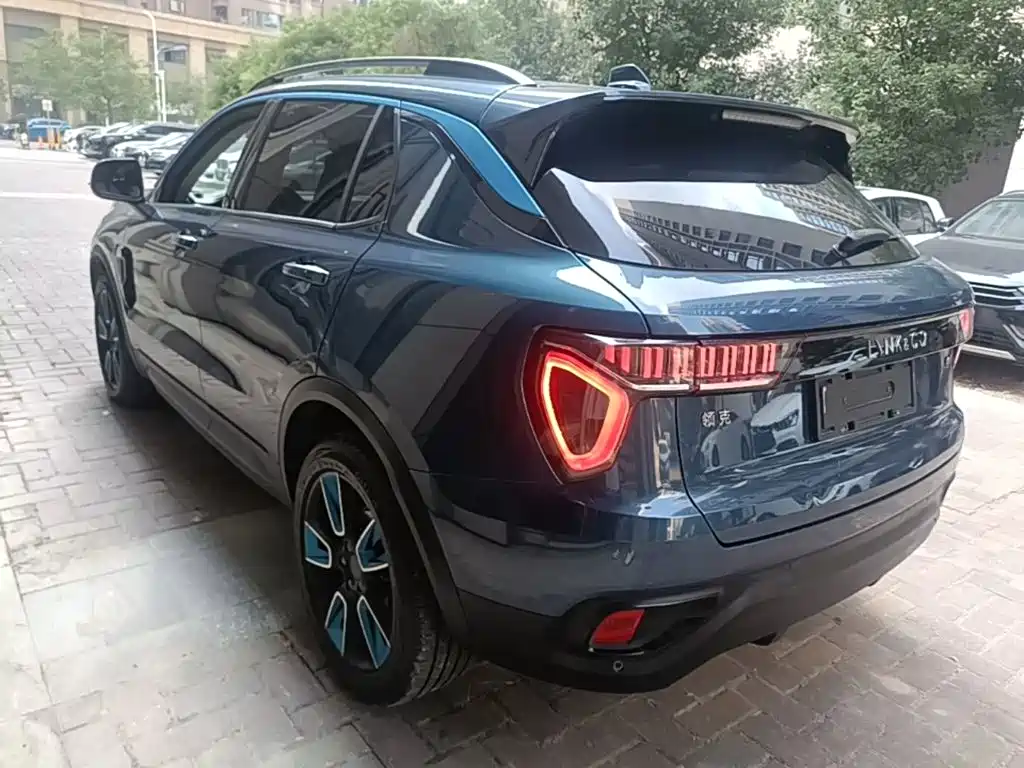 Lynk & Co 01 — миниатюра 5