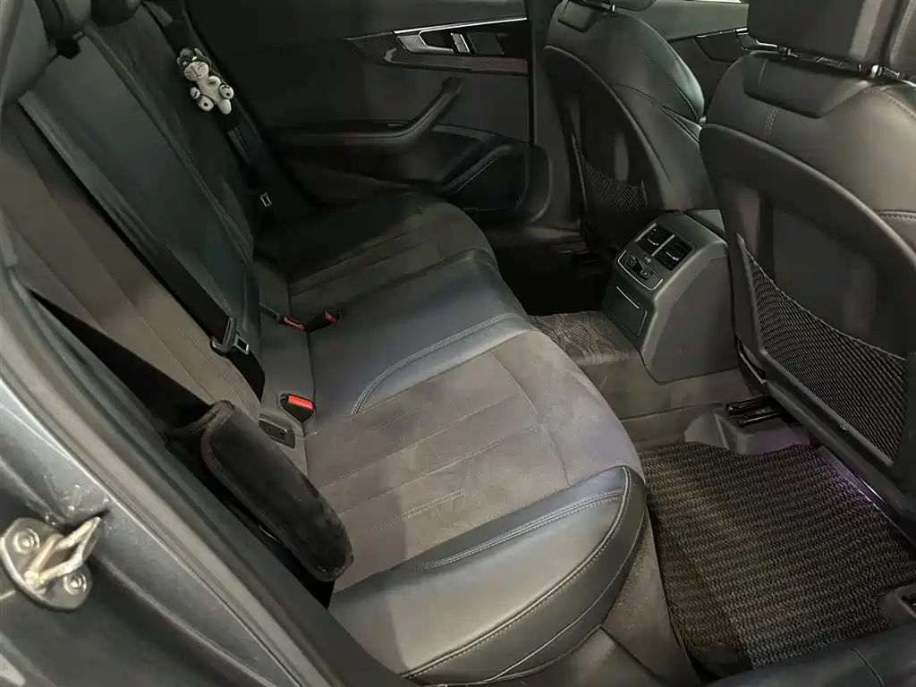 Audi A4L — миниатюра 8