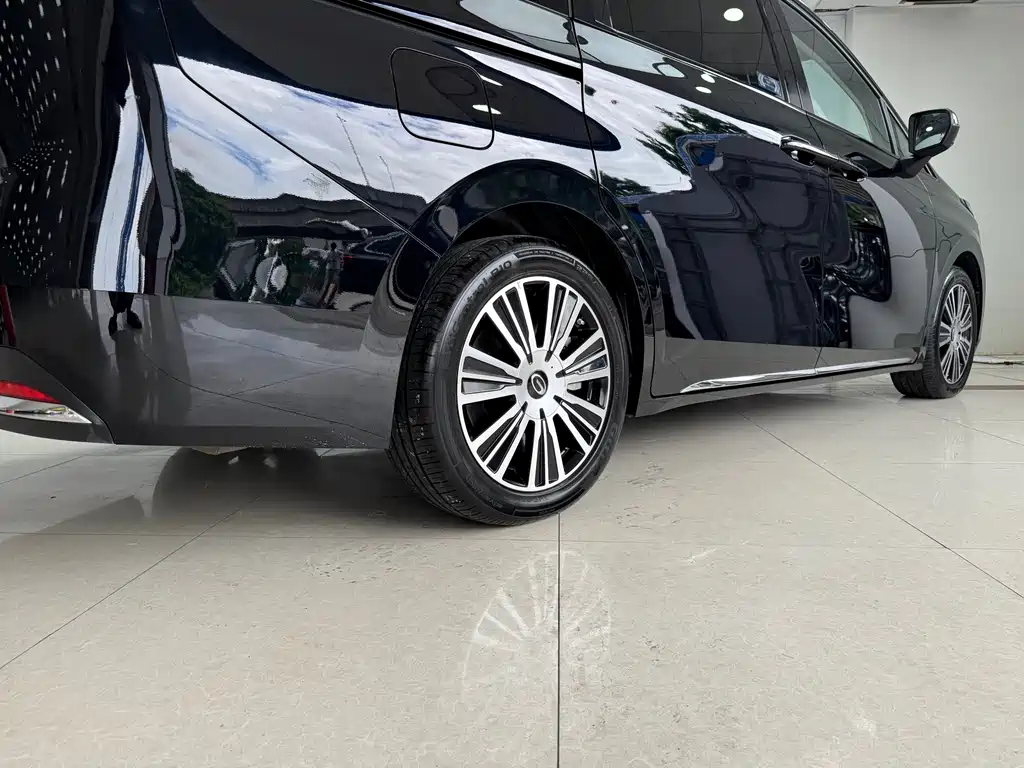 GAC Motor Trumpchi E8 PHEV — миниатюра 20