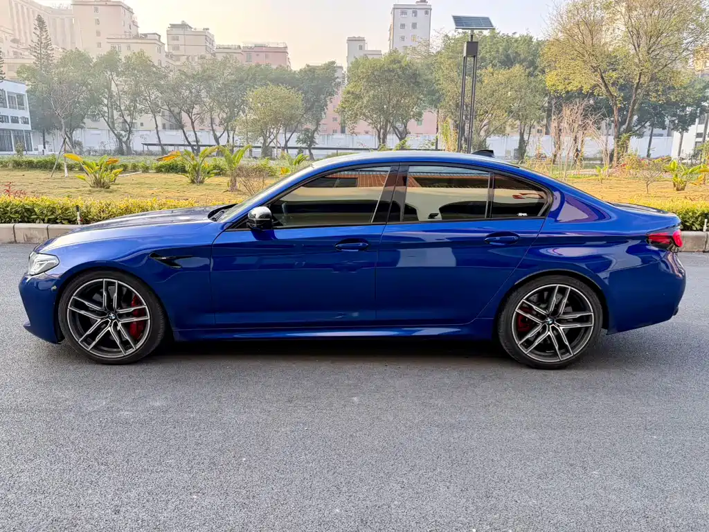 BMW M5