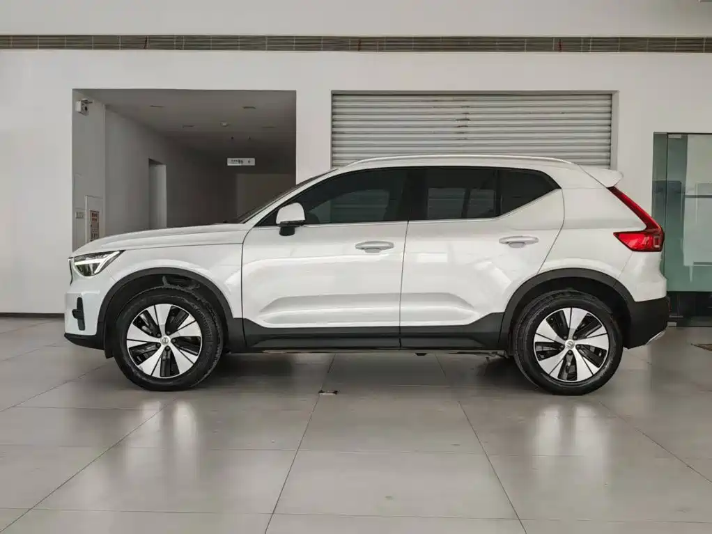 Volvo XC40 — миниатюра 5