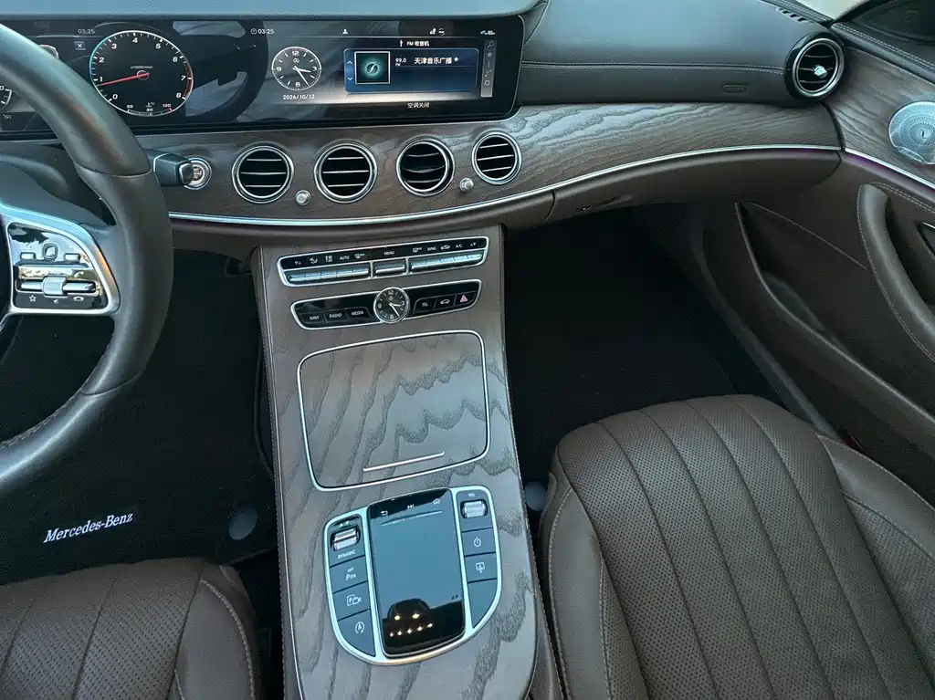 Mercedes-Benz E-Class — миниатюра 13