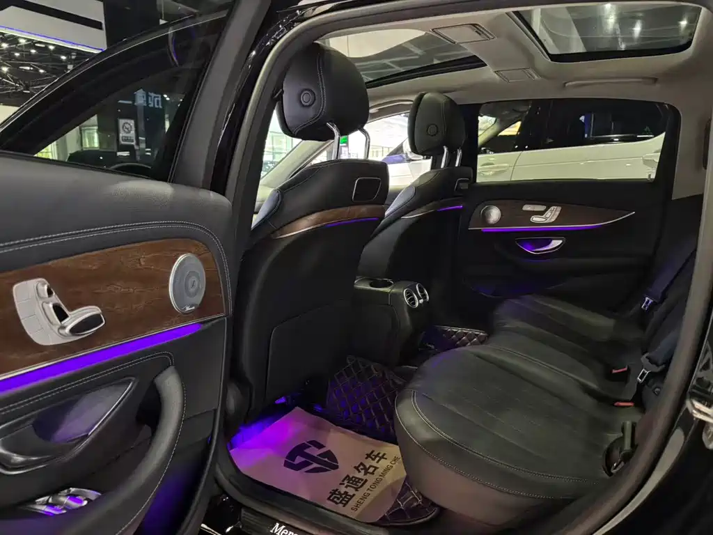 Mercedes-Benz E-Class — миниатюра 12
