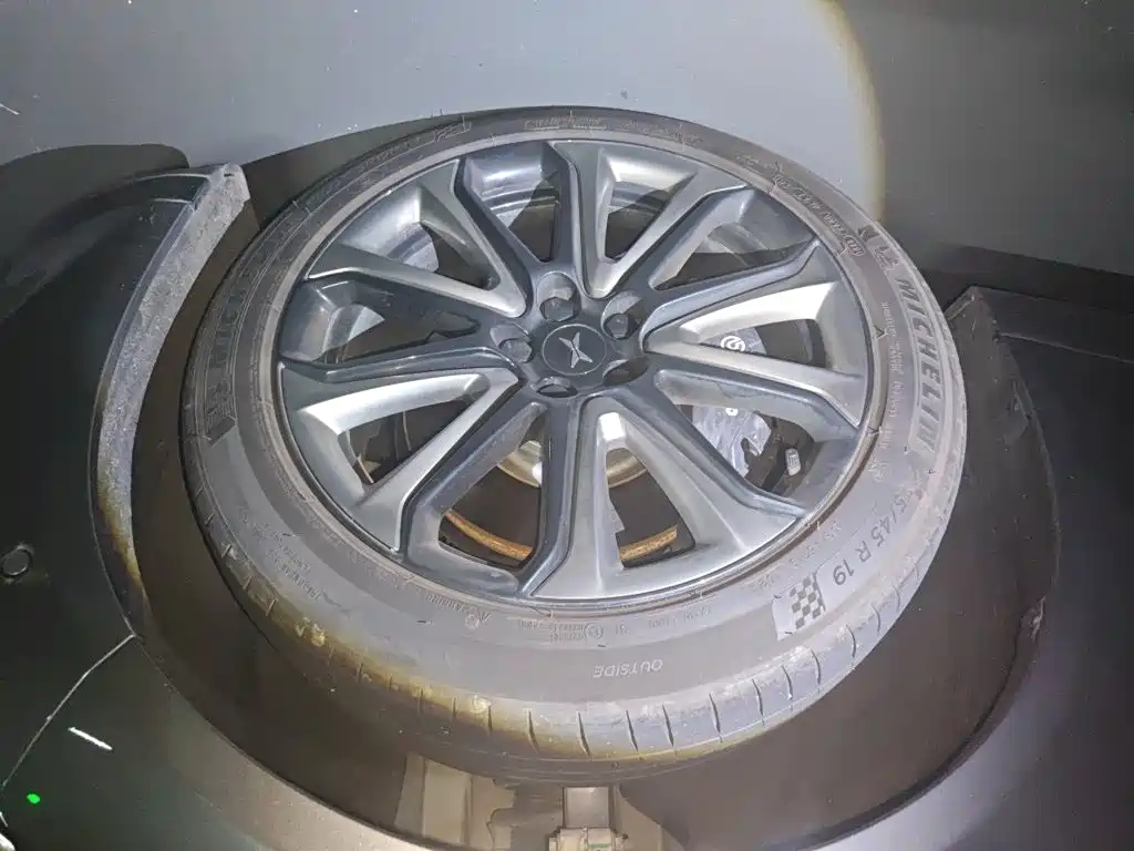 XPeng P7 — миниатюра 25