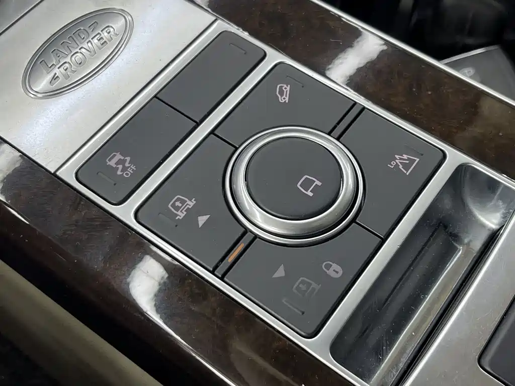 Land Rover Range Rover — миниатюра 21