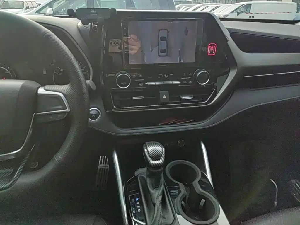 Toyota Highlander — миниатюра 13