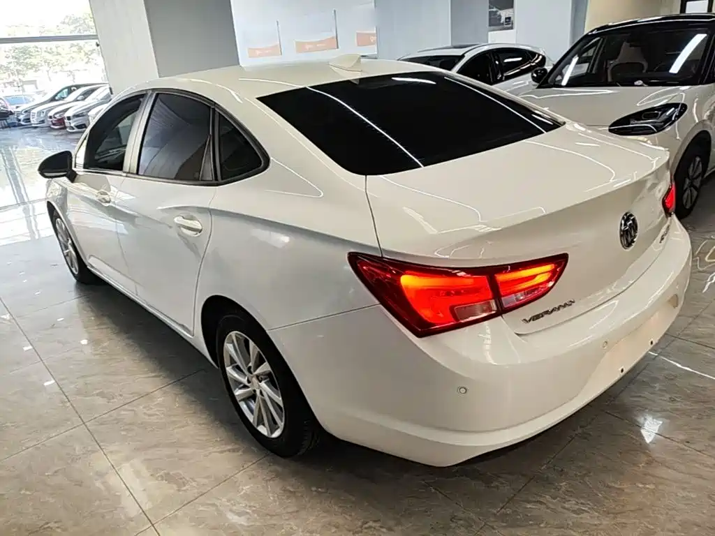 Buick Verano — миниатюра 5