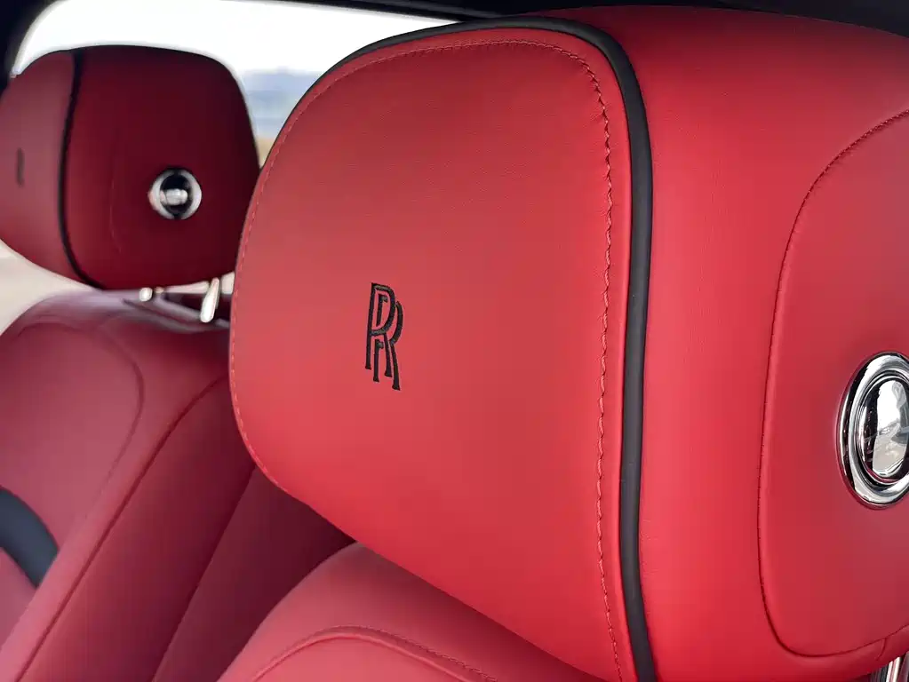 Rolls-Royce Cullinan — миниатюра 18