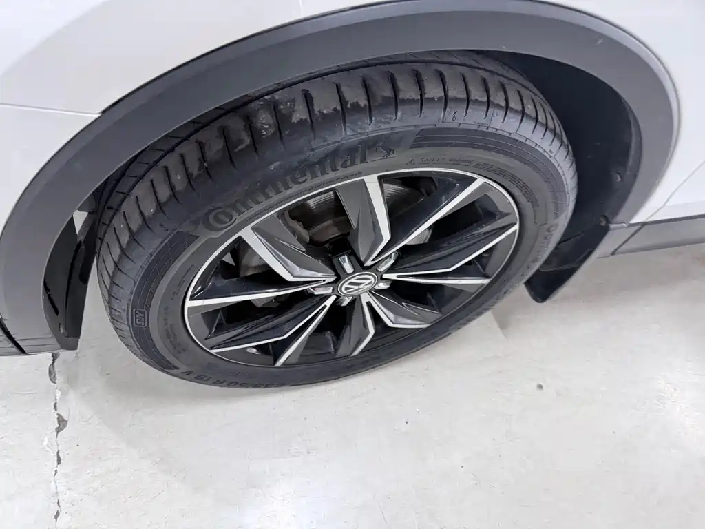 Volkswagen Tiguan L — миниатюра 5