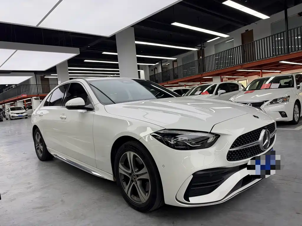 Mercedes-Benz C-Class — миниатюра 3