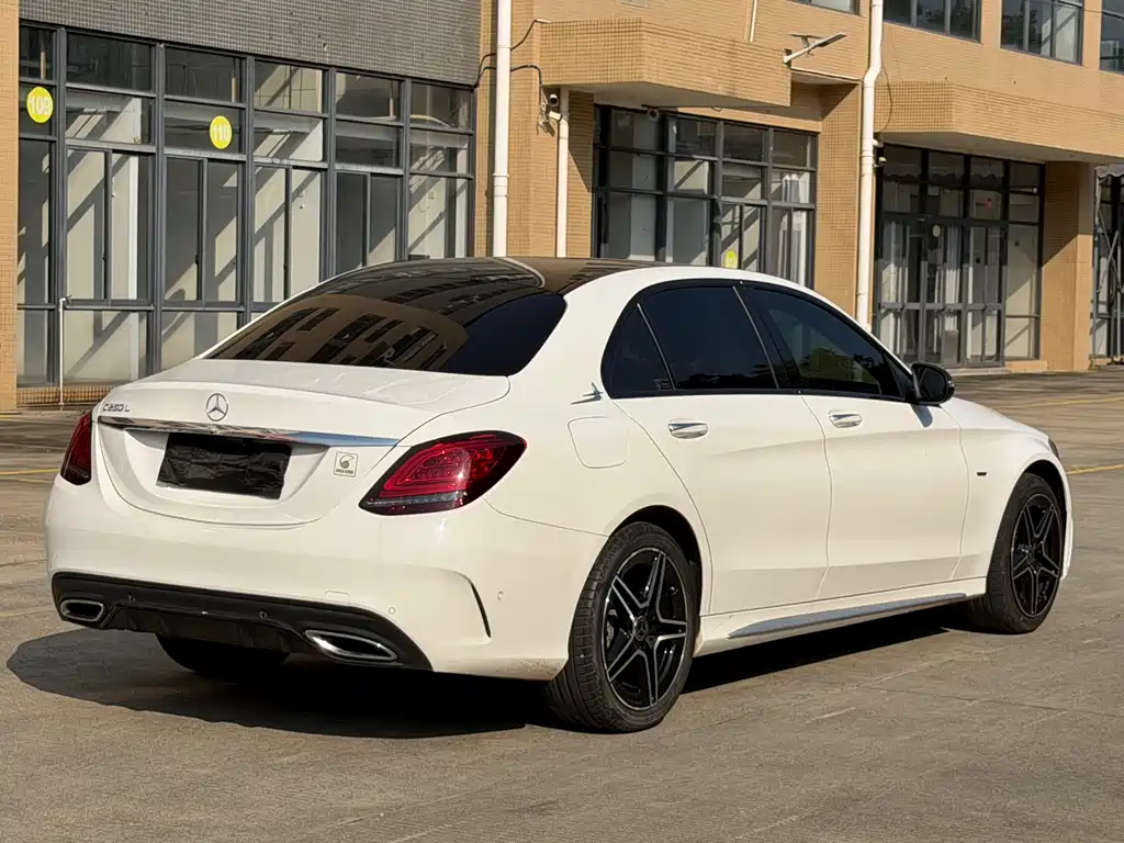 Mercedes-Benz C-Class — миниатюра 11