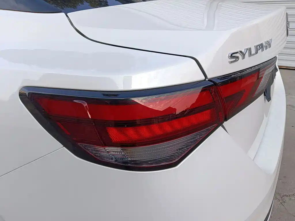 Nissan Sylphy — миниатюра 8