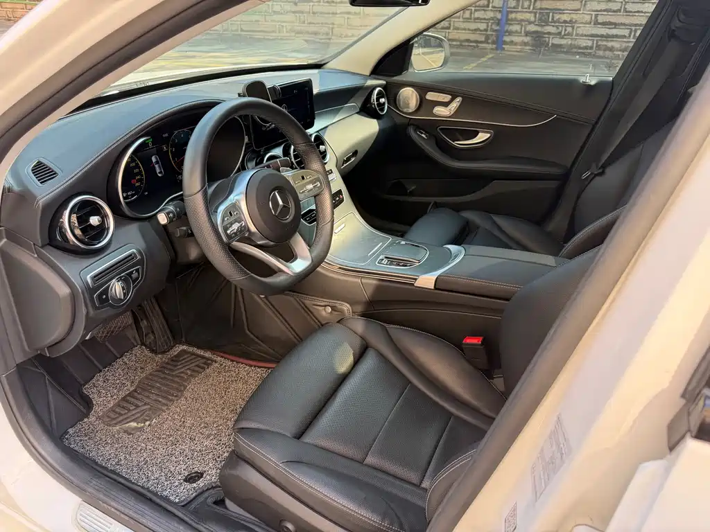 Mercedes-Benz C-Class — миниатюра 4
