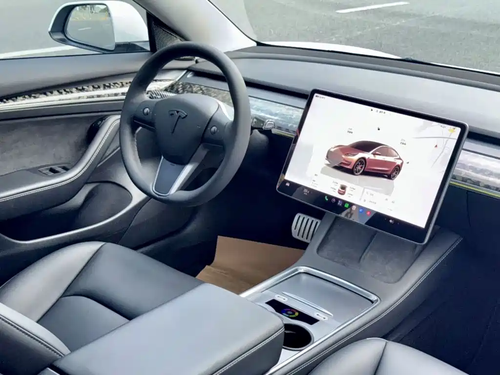 Tesla Model 3 — миниатюра 4