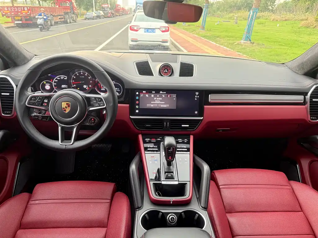 Porsche Cayenne — миниатюра 9