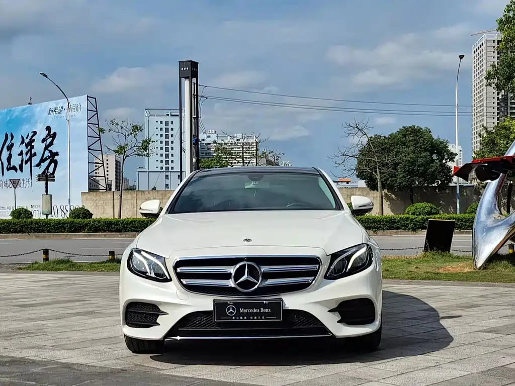 Mercedes-Benz E-Class — миниатюра 2