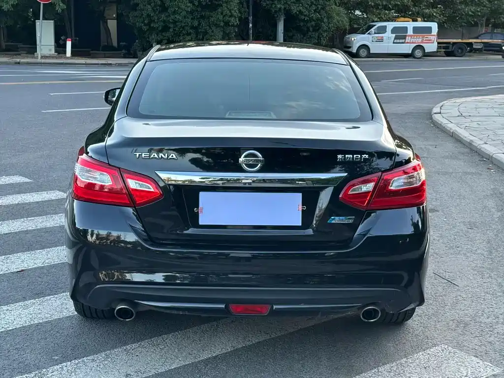 NISSAN TEANA
