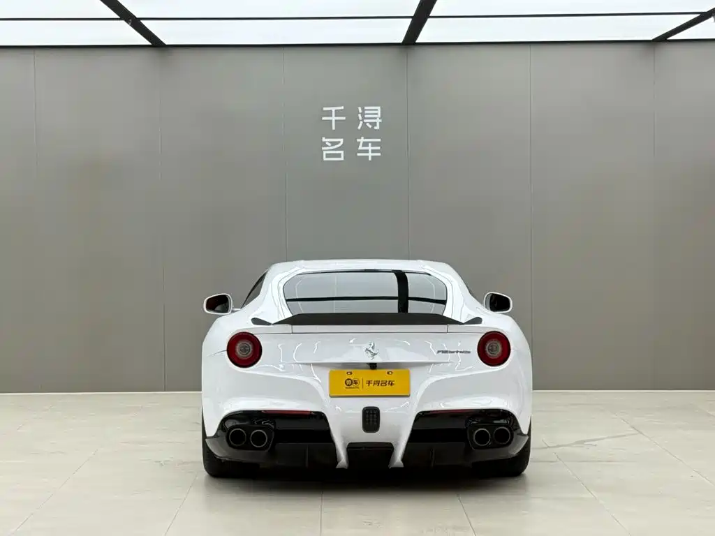 Ferrari F12berlinetta — миниатюра 13