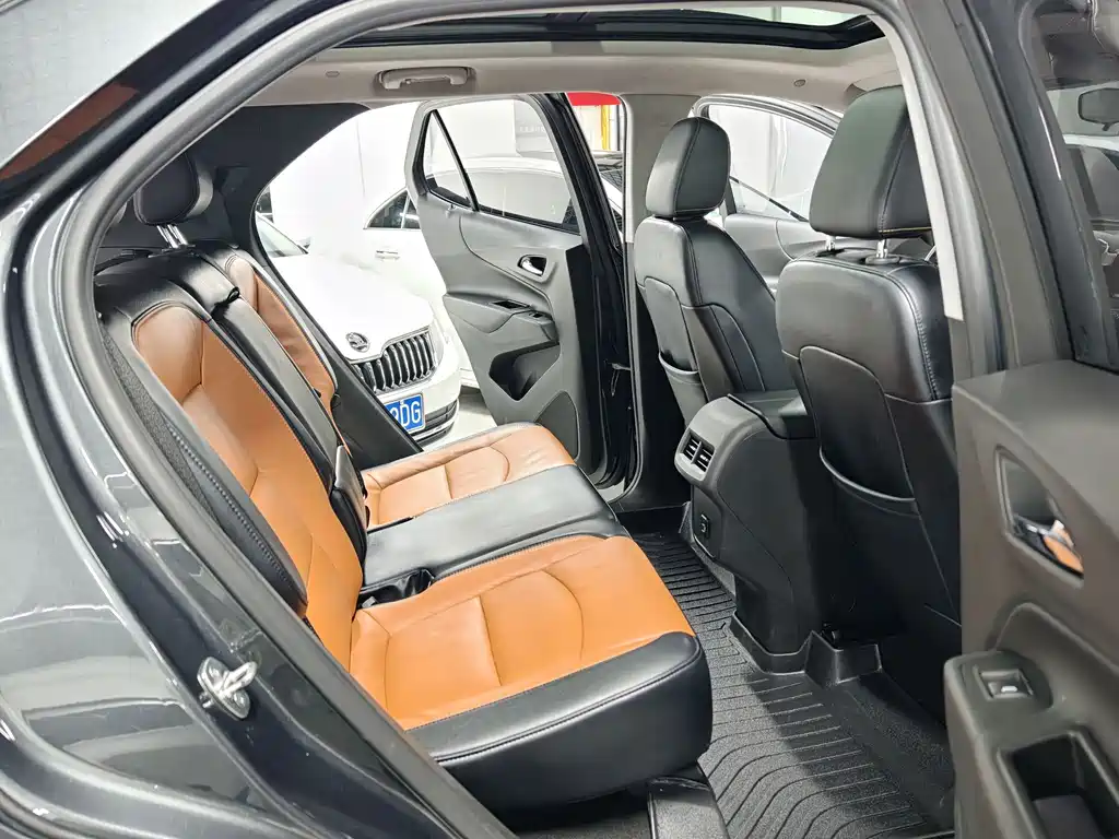 Chevrolet Equinox — миниатюра 10