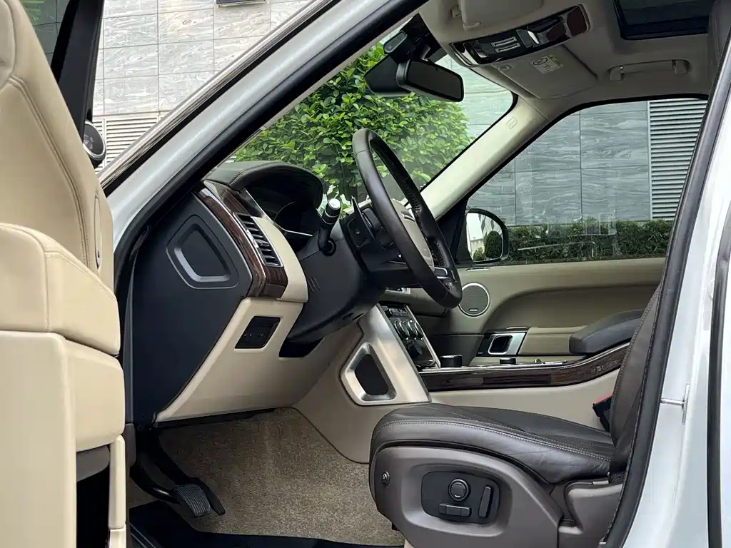 Land Rover Range Rover — миниатюра 7