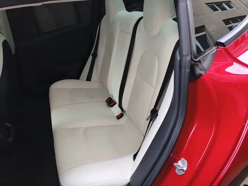Tesla Model 3 — миниатюра 13