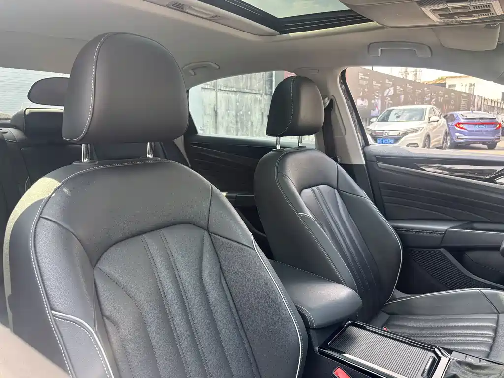 Volkswagen Passat — миниатюра 21