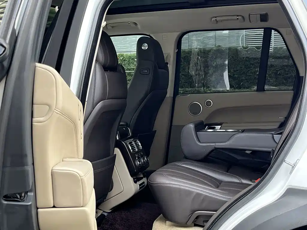 Land Rover Range Rover — миниатюра 10