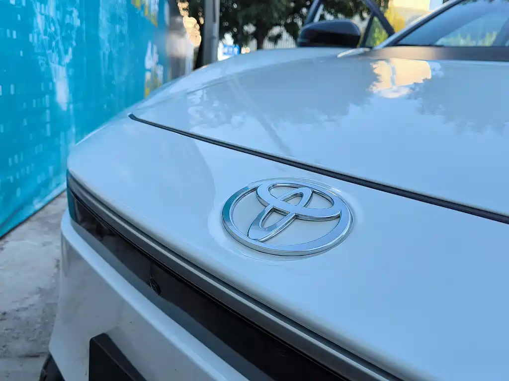 Toyota bZ4X — миниатюра 18