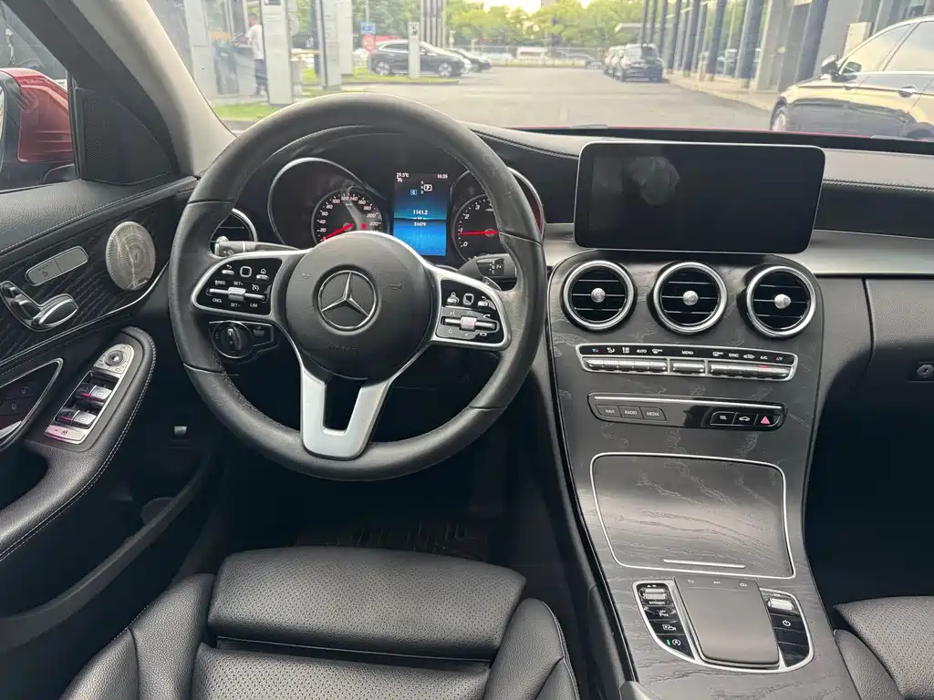 Mercedes-Benz C-Class — миниатюра 10