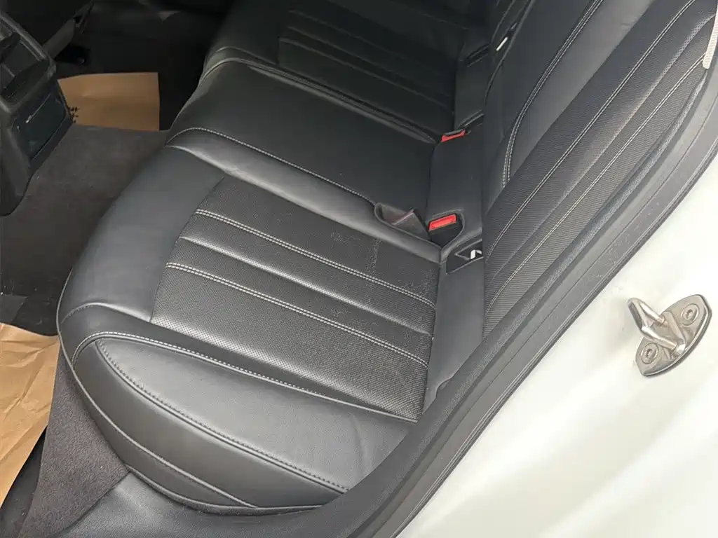 Audi A4L — миниатюра 17