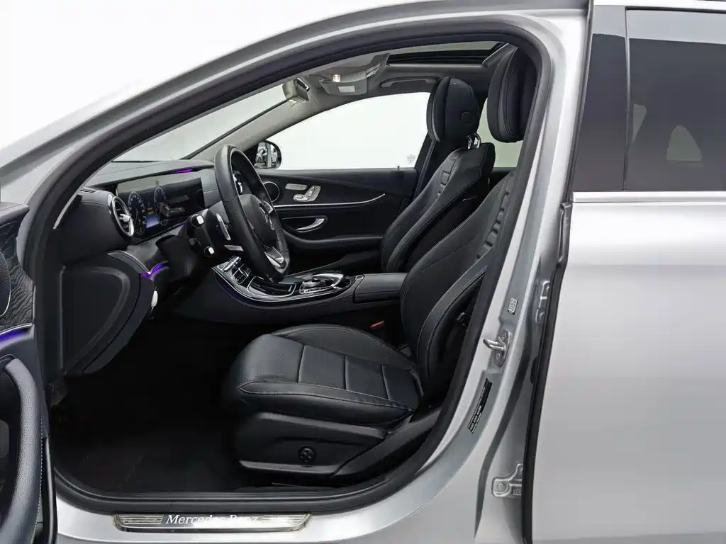 Mercedes-Benz E-Class — миниатюра 10