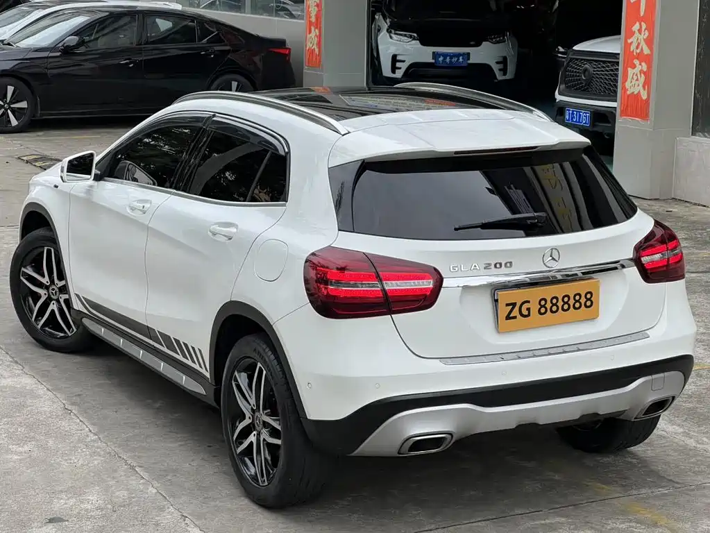 Mercedes-Benz GLA — миниатюра 6
