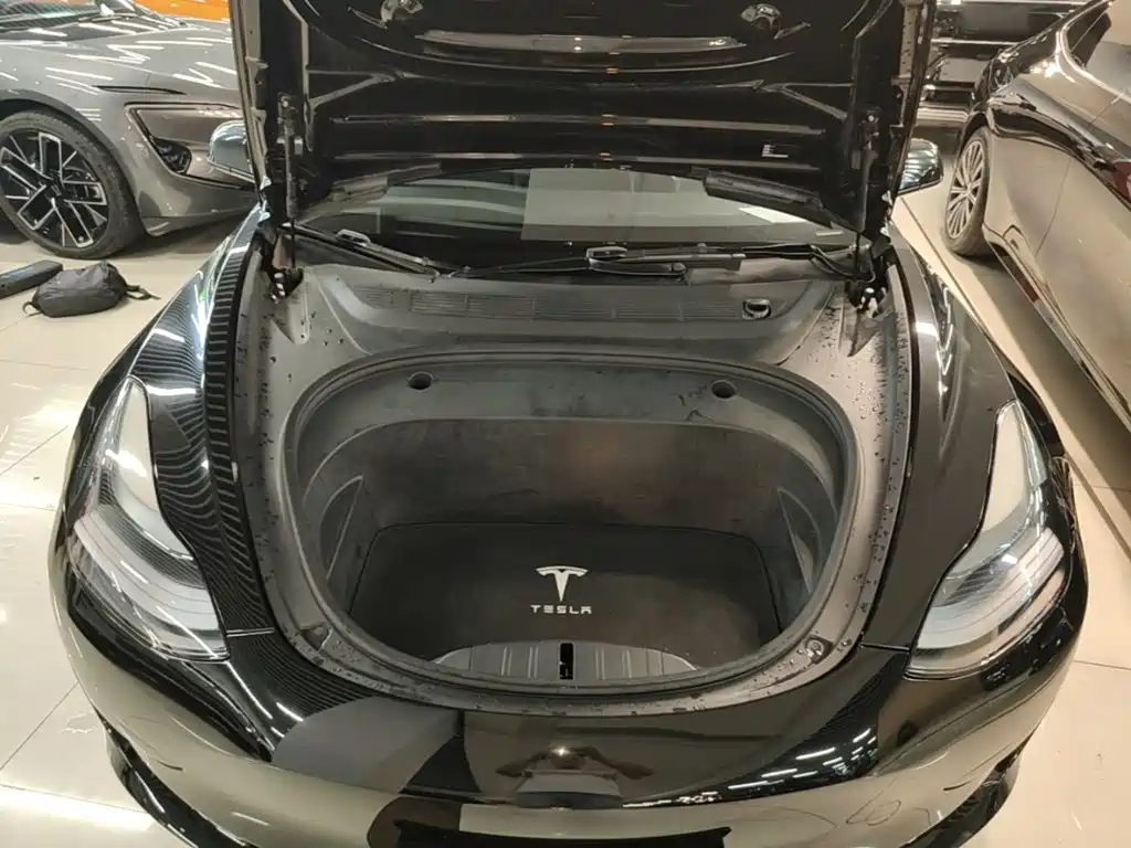 Tesla Model 3 — миниатюра 20