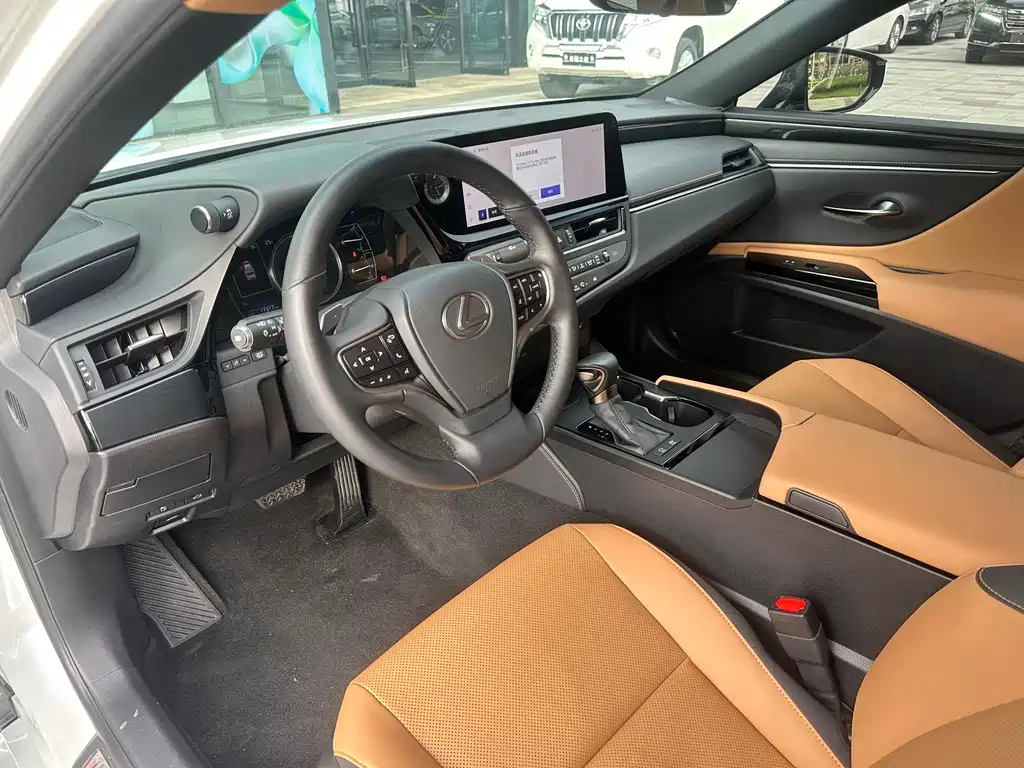Lexus ES — миниатюра 13
