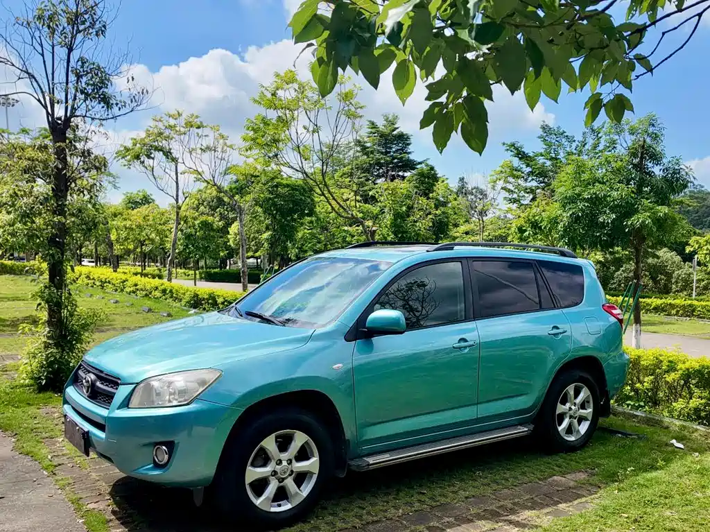 Toyota RAV4 — миниатюра 14