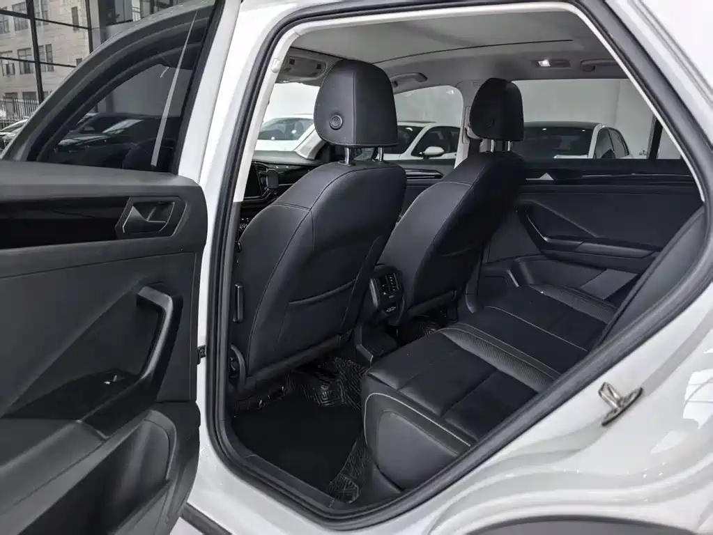 VOLKSWAGEN T ROC EXPLORING SONGS