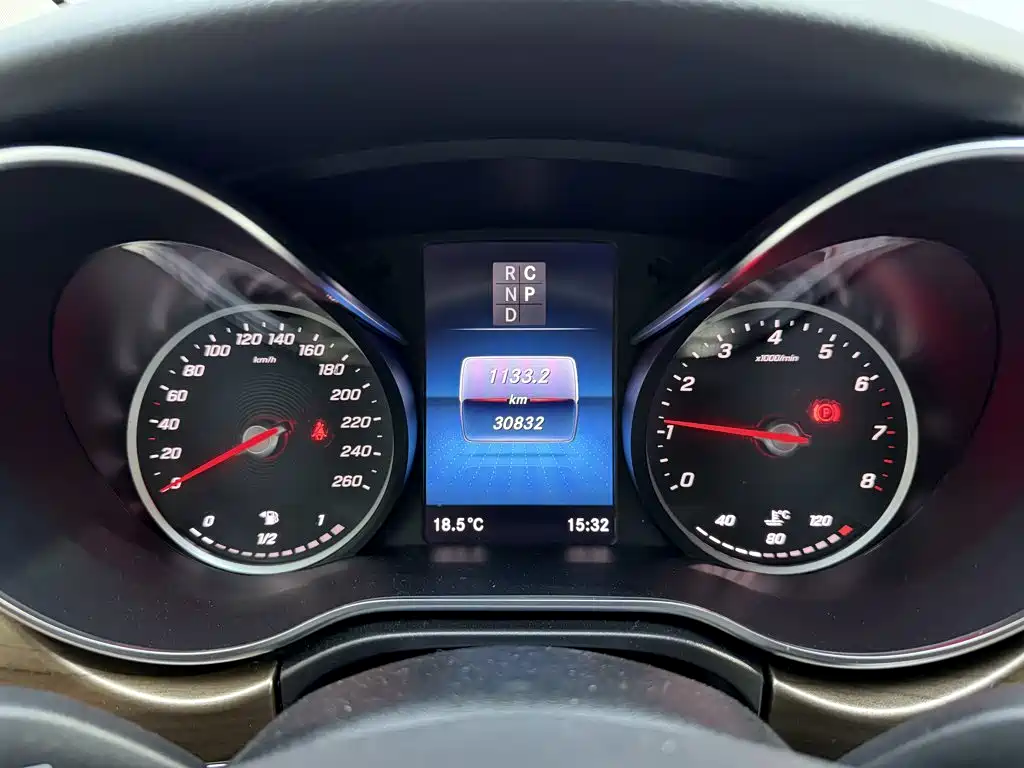 Mercedes-Benz V-Class — миниатюра 15