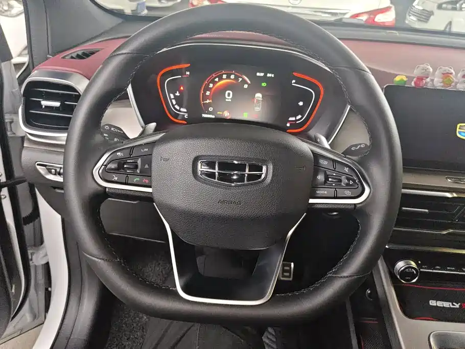 Geely Binyue — миниатюра 15