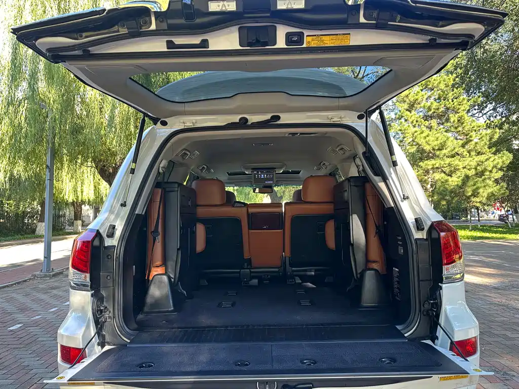 Lexus LX — миниатюра 29