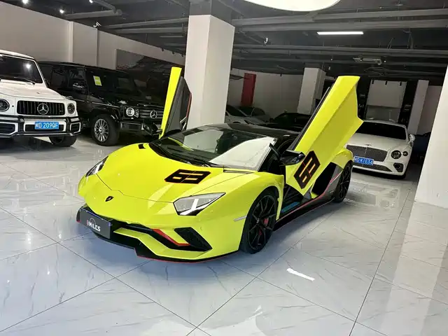 LAMBORGHINI AVENTADOR 2019